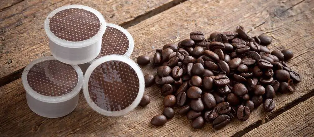 kávékapszula és őrölt kávé